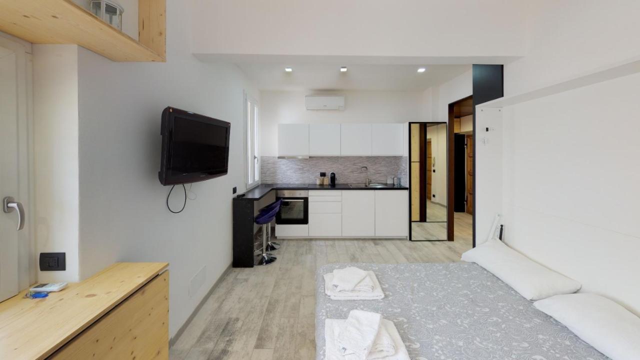Monolocale Mare Maty Apartment มารีนาดีคาร์รารา ภายนอก รูปภาพ
