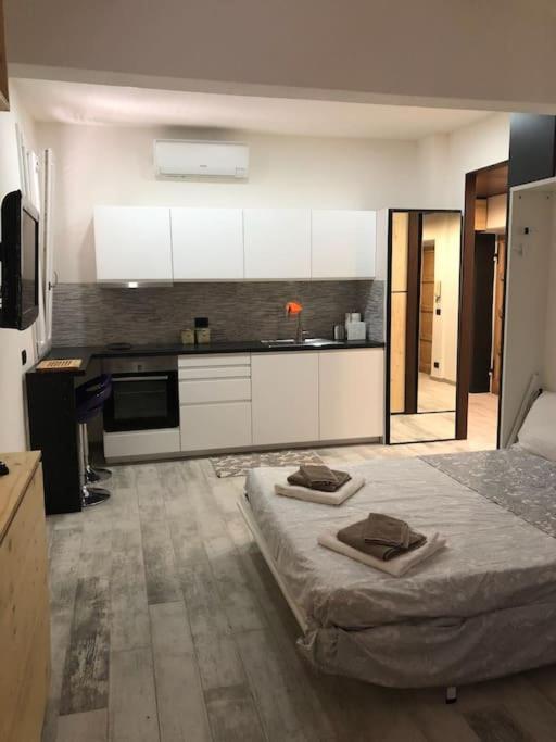 Monolocale Mare Maty Apartment มารีนาดีคาร์รารา ภายนอก รูปภาพ